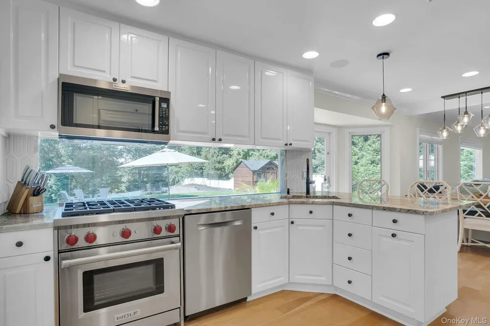 7 Stonehurst Lane Dix Hills, NY 11746