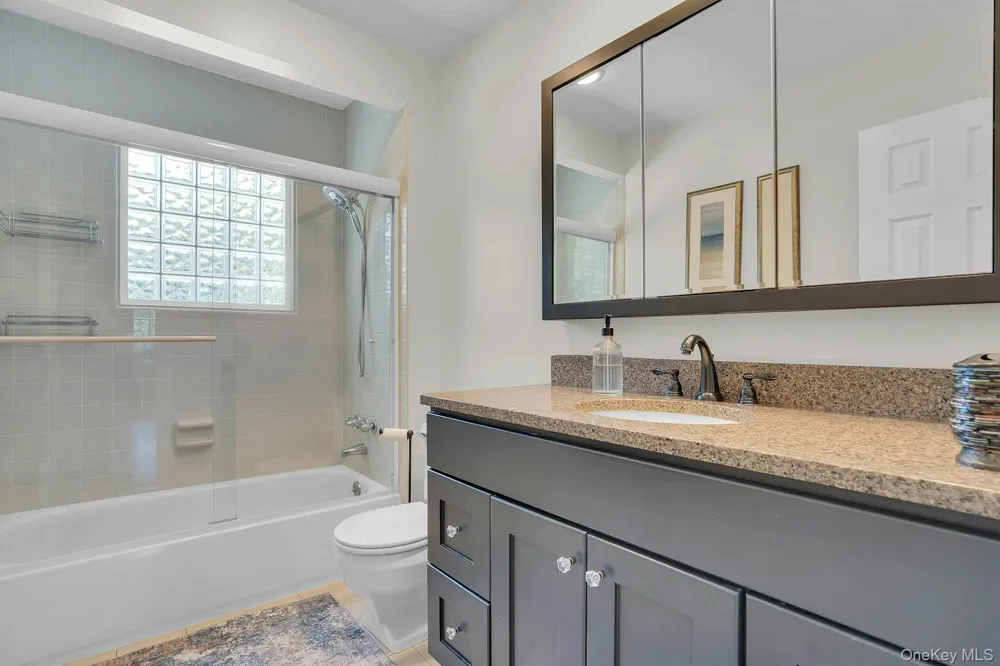 7 Stonehurst Lane Dix Hills, NY 11746