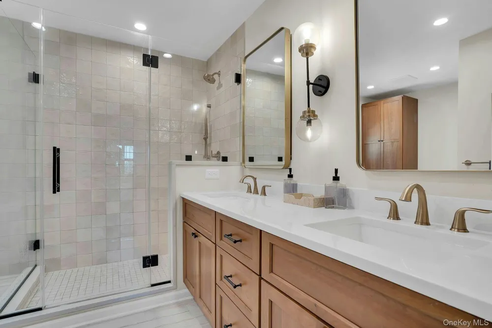 7 Stonehurst Lane Dix Hills, NY 11746