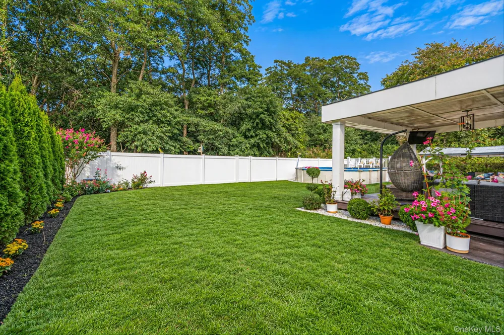 542 Agamemnon Avenue Bellport, NY 11713