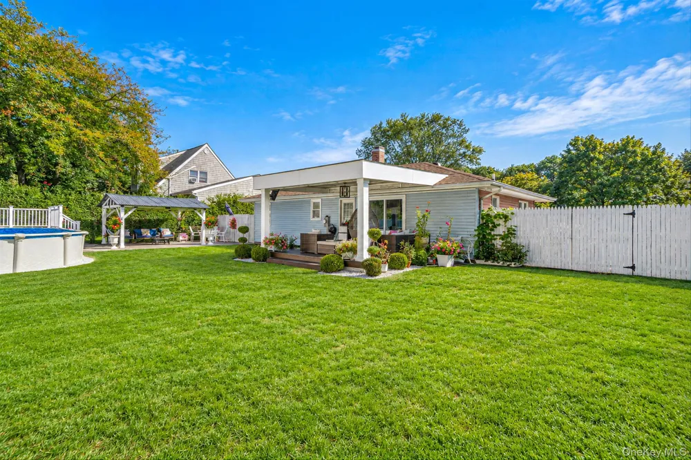 542 Agamemnon Avenue Bellport, NY 11713