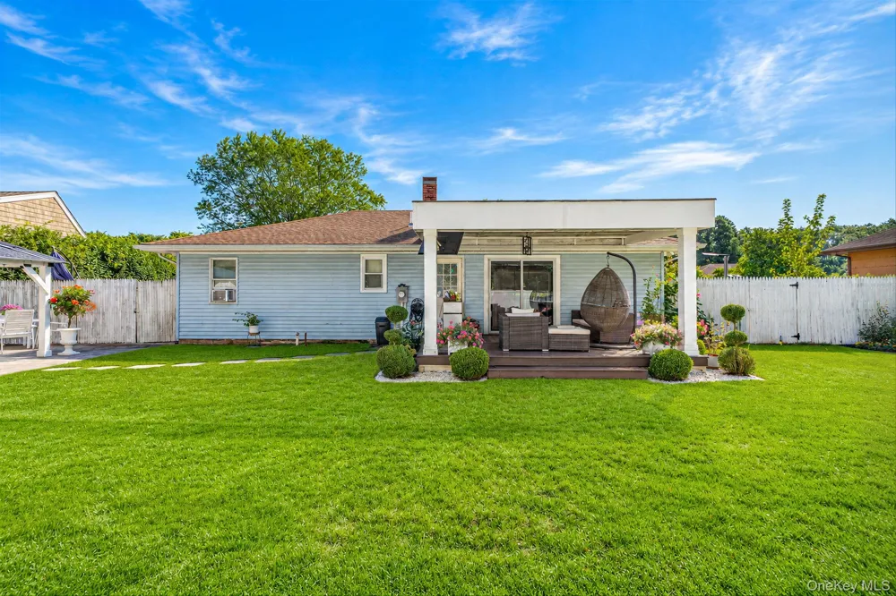 542 Agamemnon Avenue Bellport, NY 11713