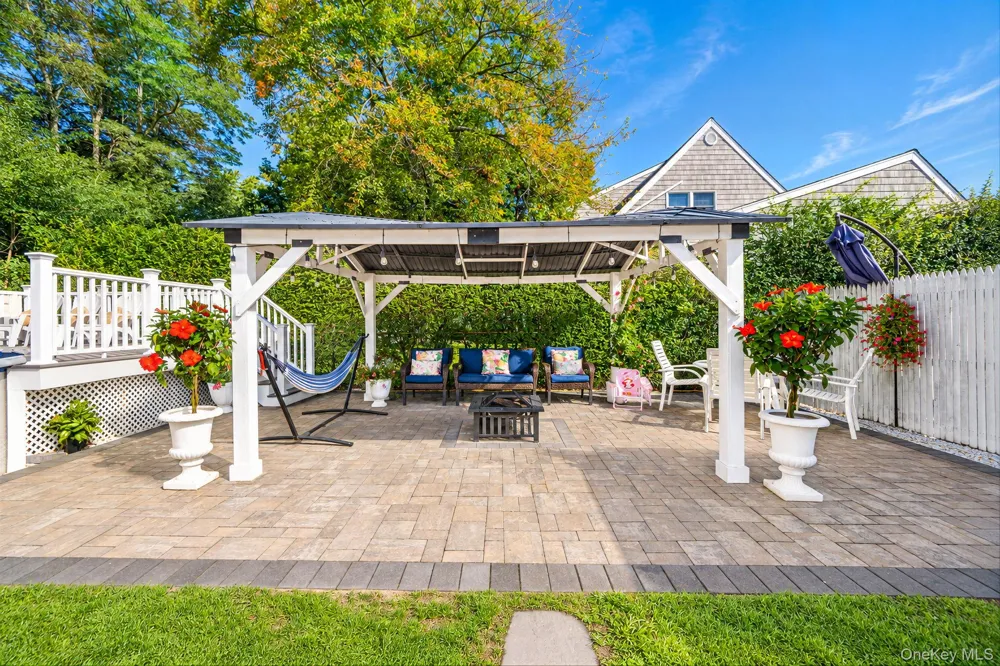 542 Agamemnon Avenue Bellport, NY 11713