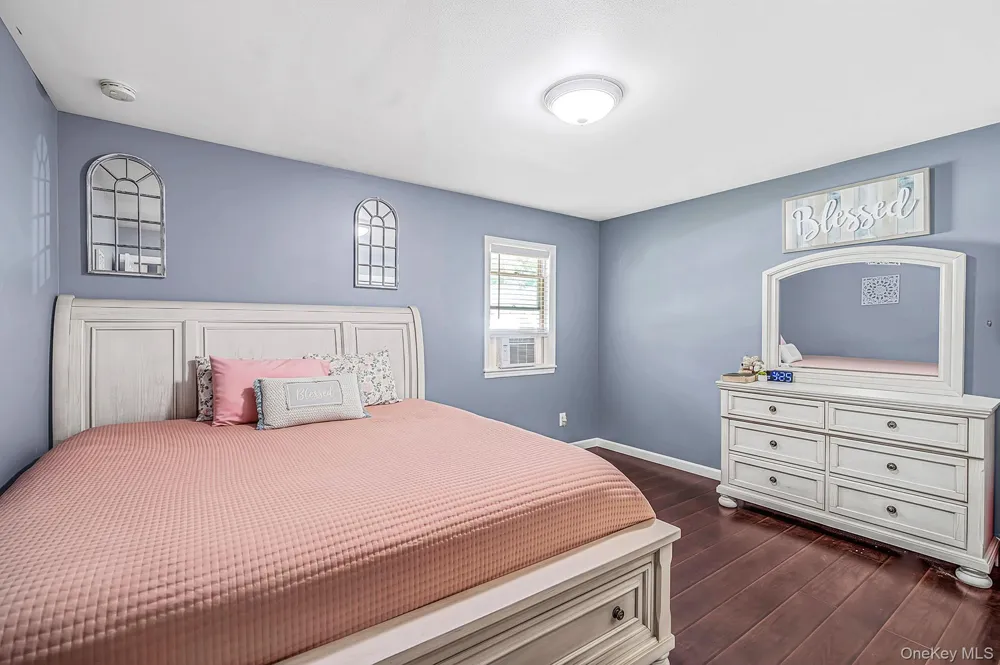 542 Agamemnon Avenue Bellport, NY 11713