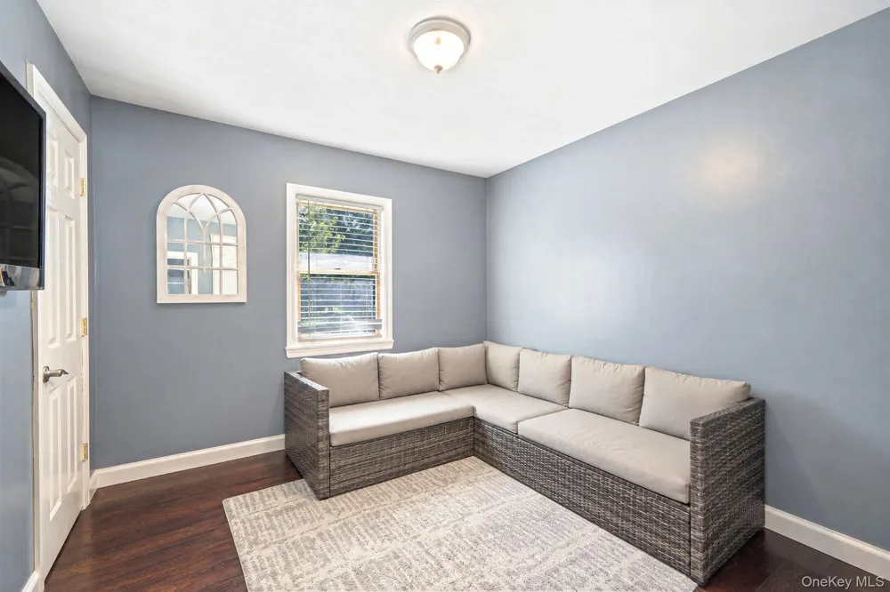 542 Agamemnon Avenue Bellport, NY 11713