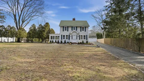 12 Summit Boulevard