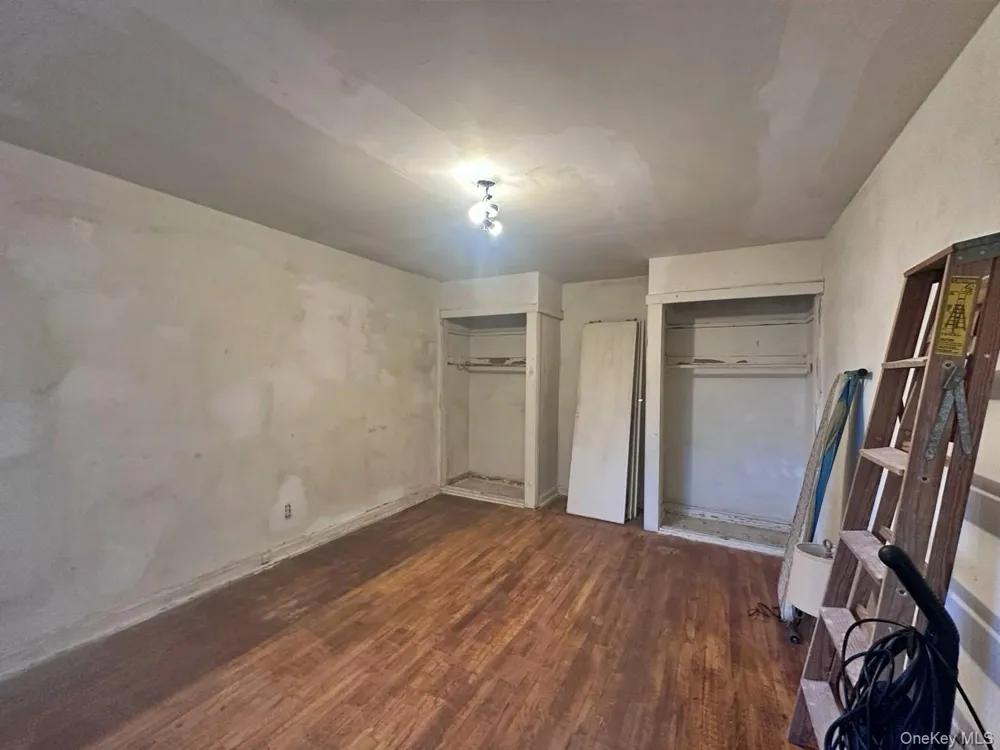 68-15 150 STREET #209 Kew Garden Hills, NY 11367