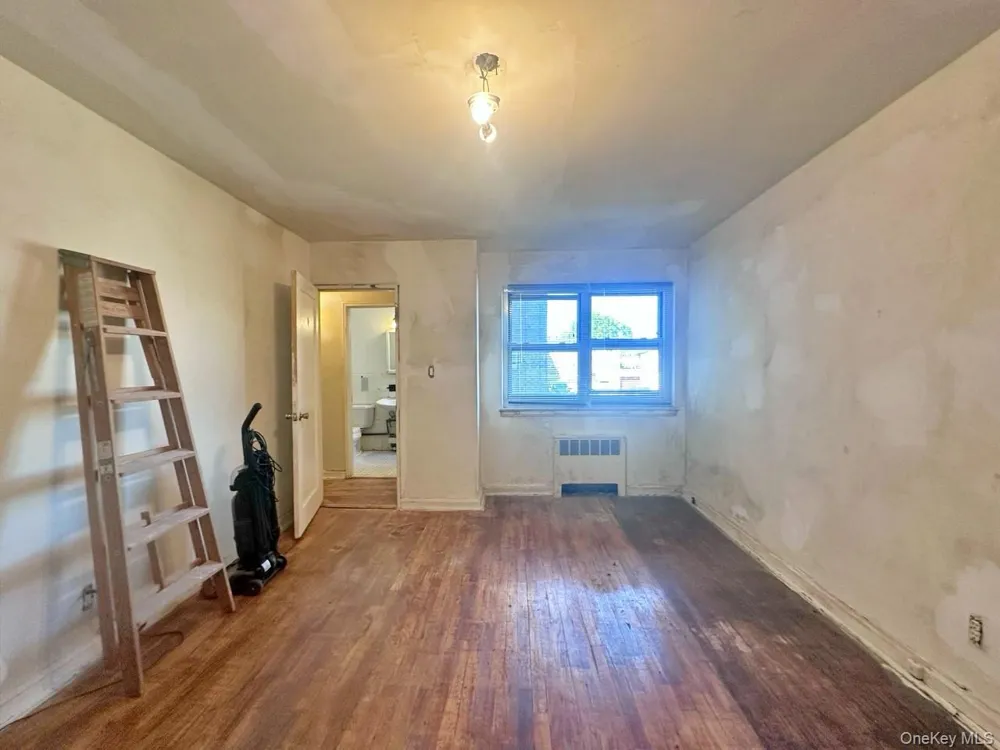 68-15 150 STREET #209 Kew Garden Hills, NY 11367