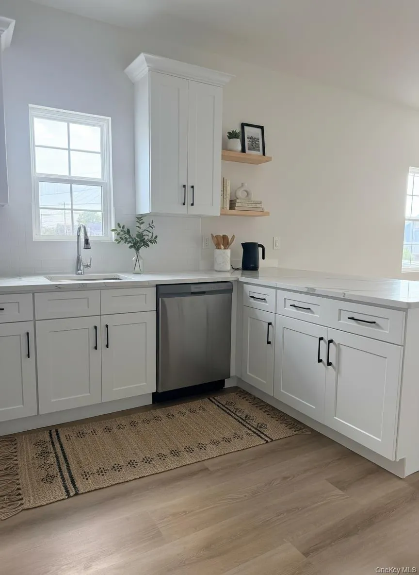 1220 Doges Prom #2B Copiague, NY 11757