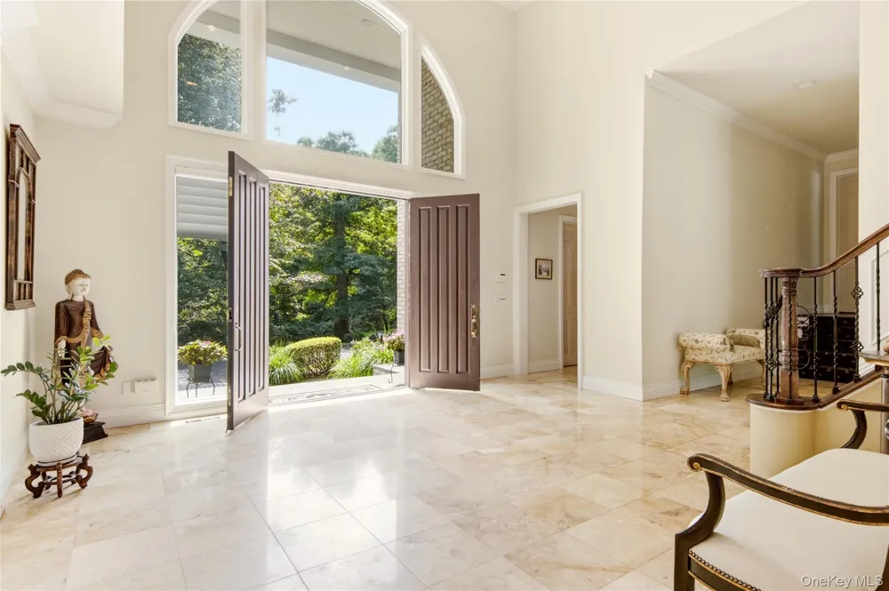 3 White Birch Road Oyster Bay Cove, NY 11791