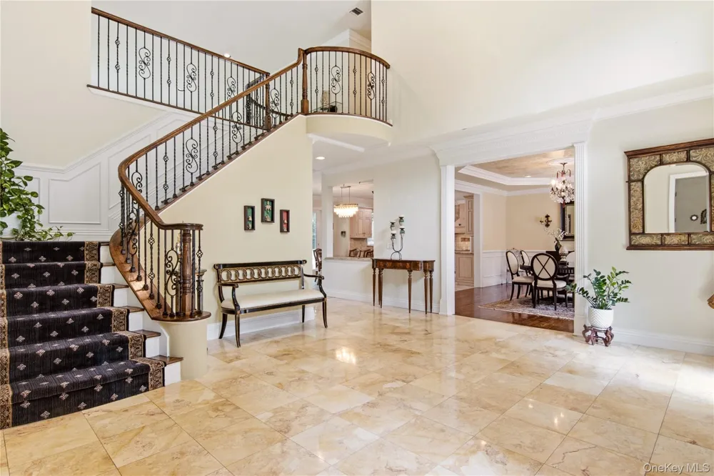 3 White Birch Road Oyster Bay Cove, NY 11791