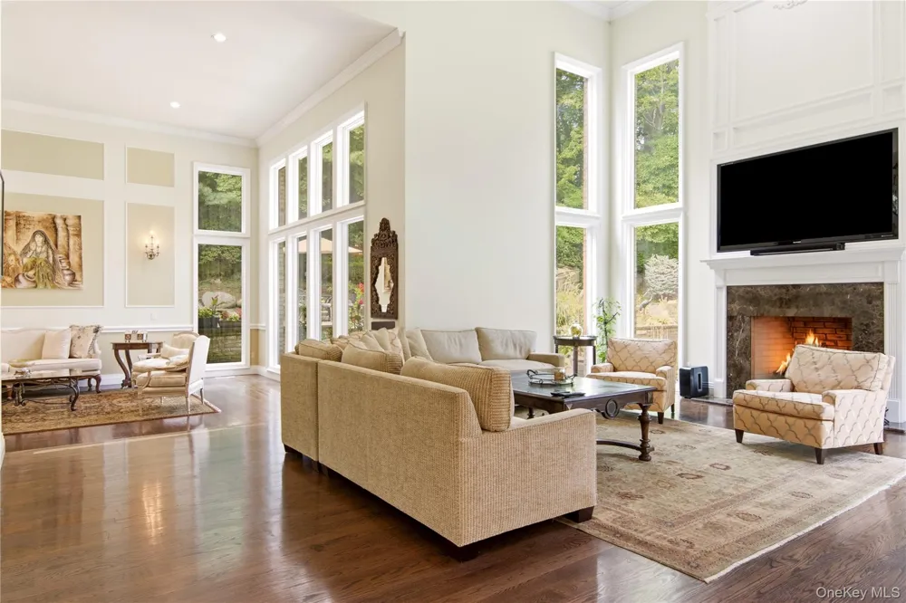 3 White Birch Road Oyster Bay Cove, NY 11791