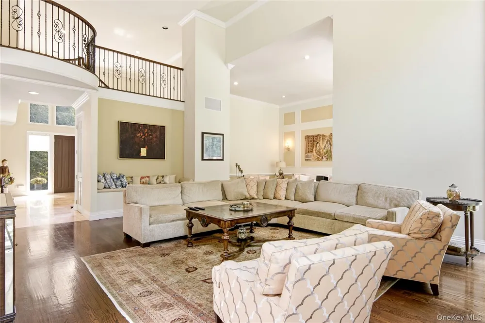 3 White Birch Road Oyster Bay Cove, NY 11791