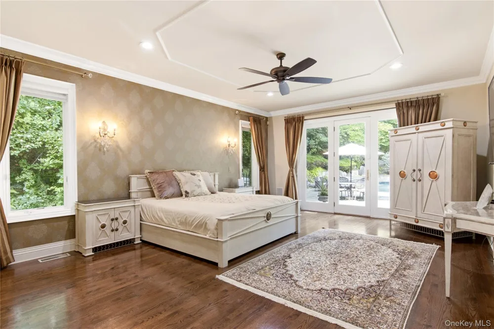 3 White Birch Road Oyster Bay Cove, NY 11791