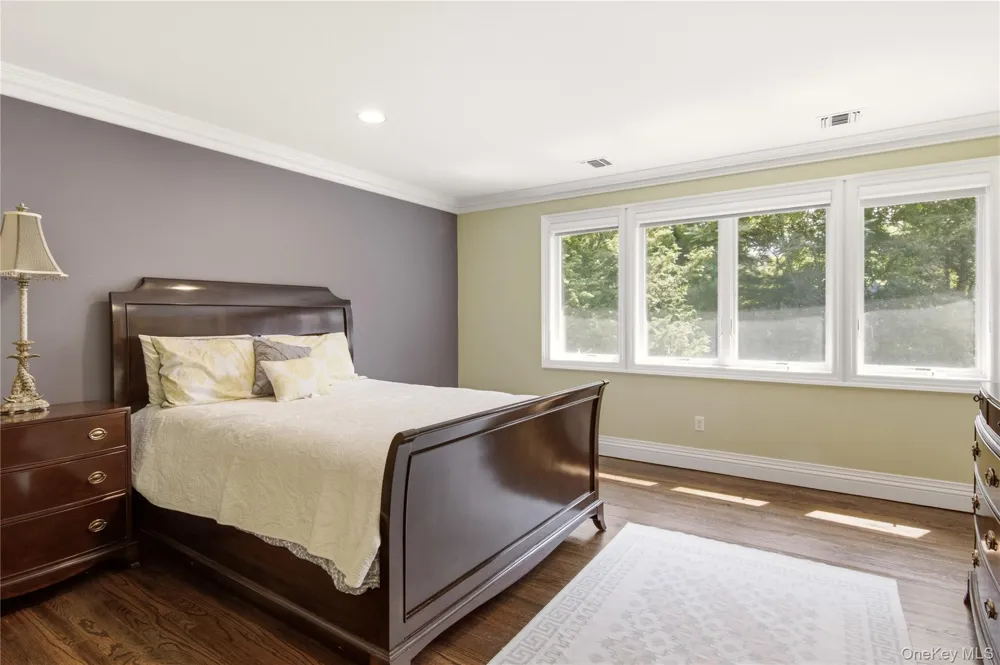 3 White Birch Road Oyster Bay Cove, NY 11791