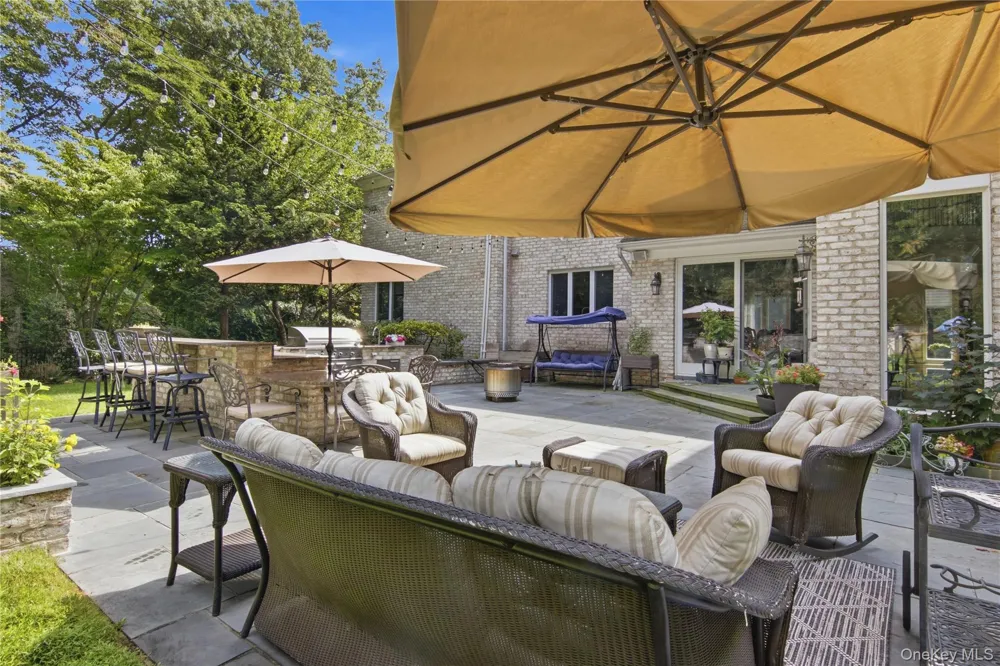 3 White Birch Road Oyster Bay Cove, NY 11791