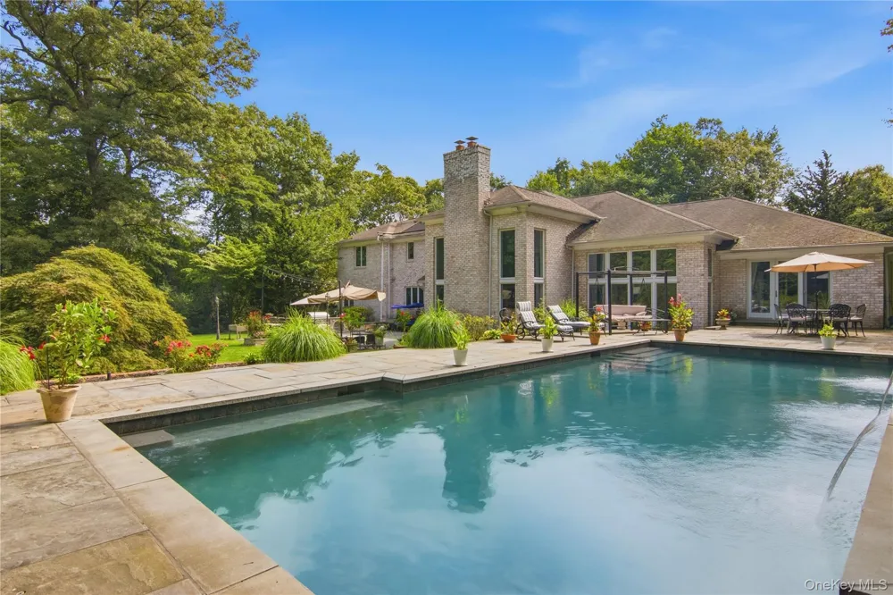 3 White Birch Road Oyster Bay Cove, NY 11791