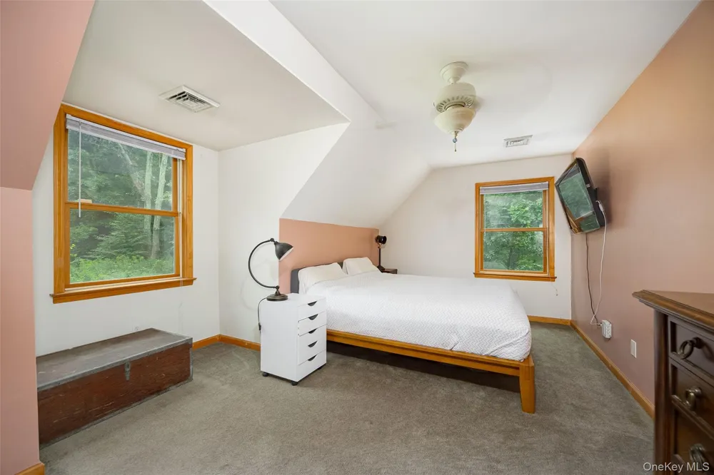 428 Clinton Hollow Road Salt Point, NY 12578