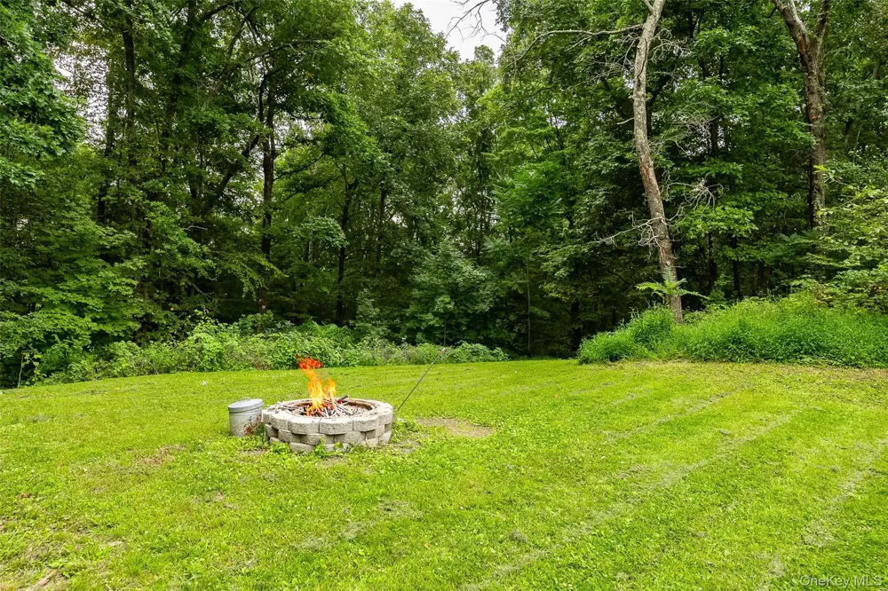 428 Clinton Hollow Road Salt Point, NY 12578