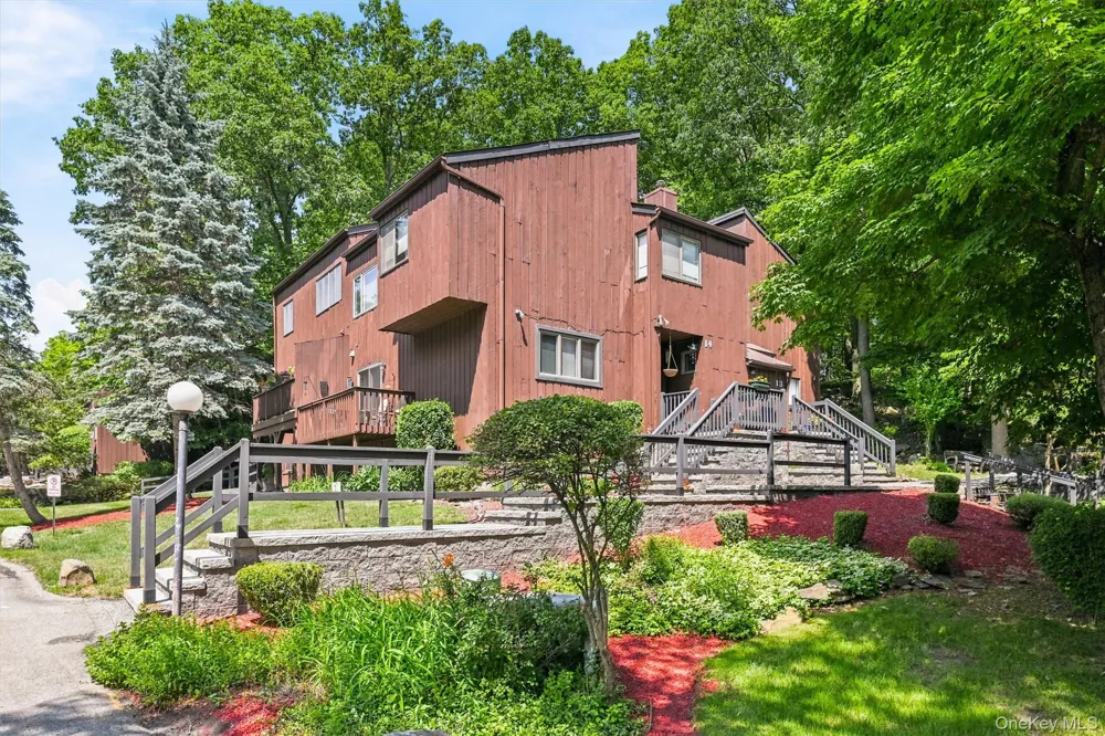 13 Redwood Drive Highland Mills, NY 10930