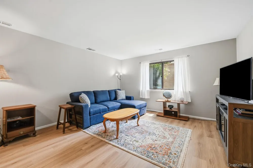 13 Redwood Drive Highland Mills, NY 10930