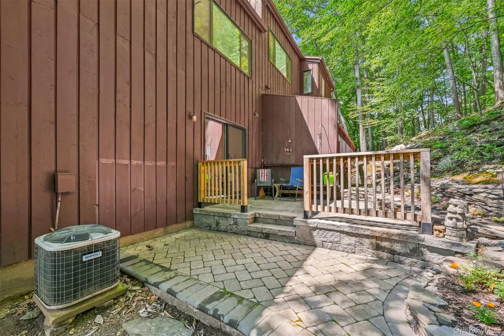 13 Redwood Drive Highland Mills, NY 10930