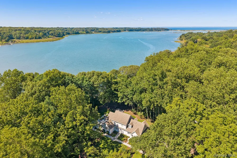 31 Thompson Lane Head Of The Harbor, NY 11780