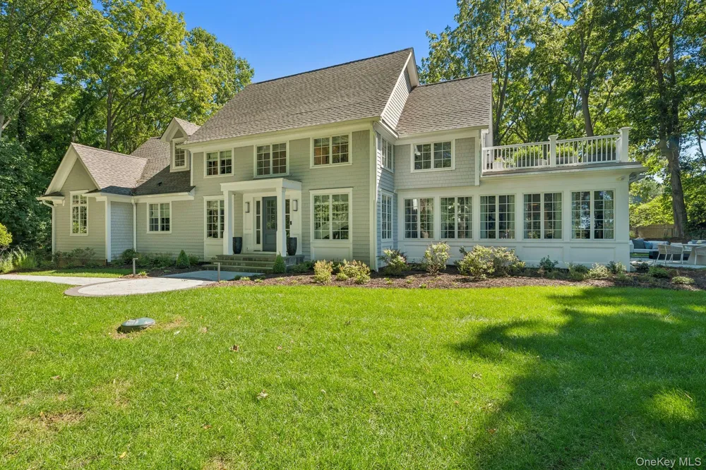 31 Thompson Lane Head Of The Harbor, NY 11780