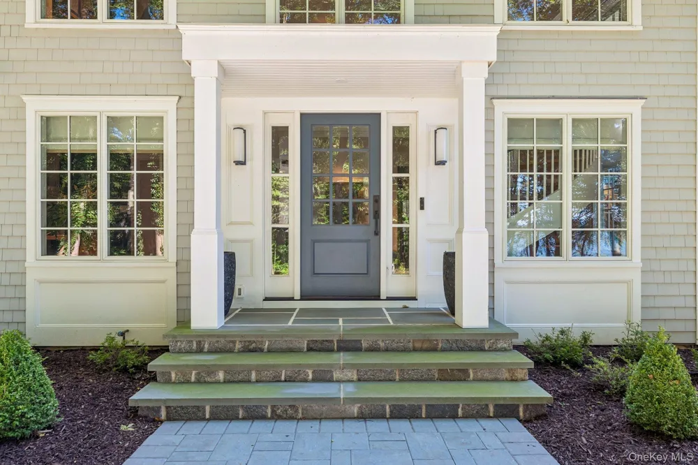 31 Thompson Lane Head Of The Harbor, NY 11780