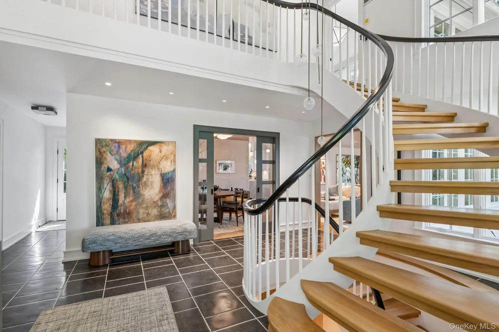 31 Thompson Lane Head Of The Harbor, NY 11780