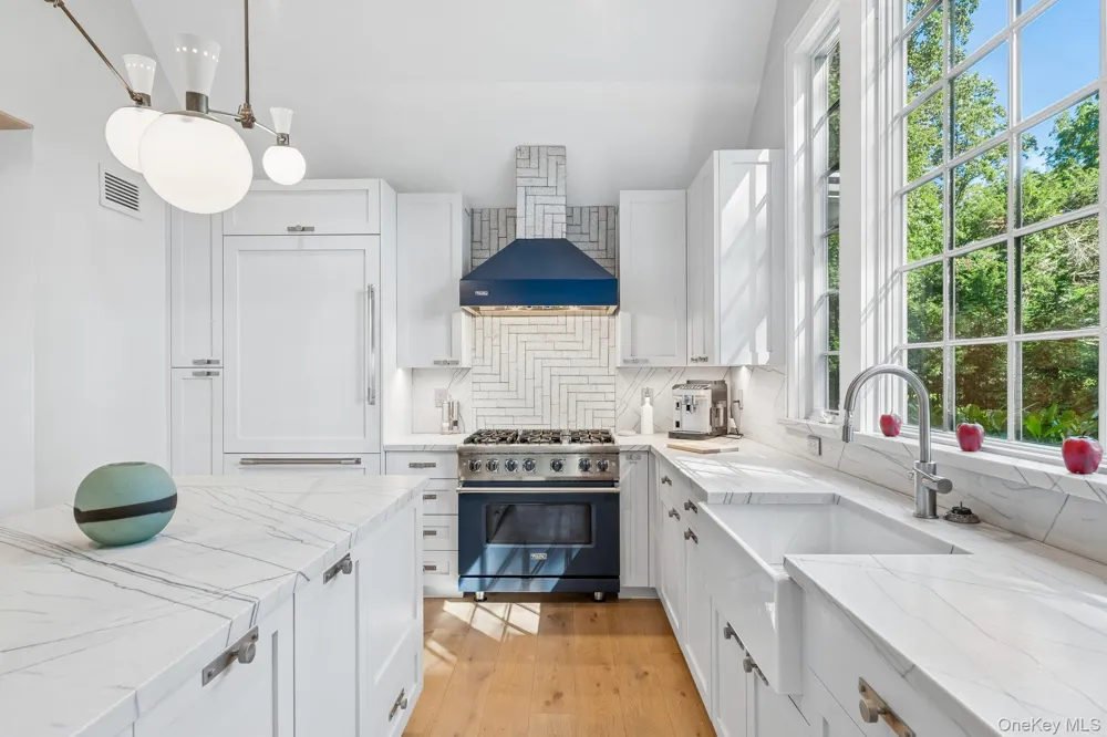 31 Thompson Lane Head Of The Harbor, NY 11780