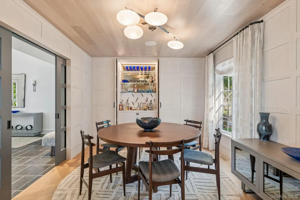 31 Thompson Lane Head Of The Harbor, NY 11780