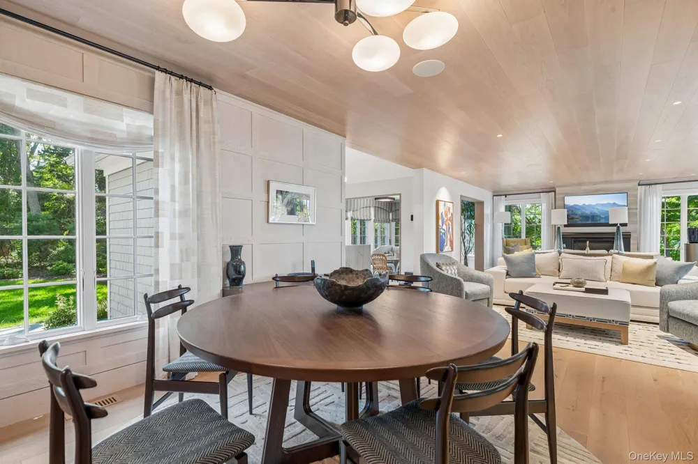 31 Thompson Lane Head Of The Harbor, NY 11780