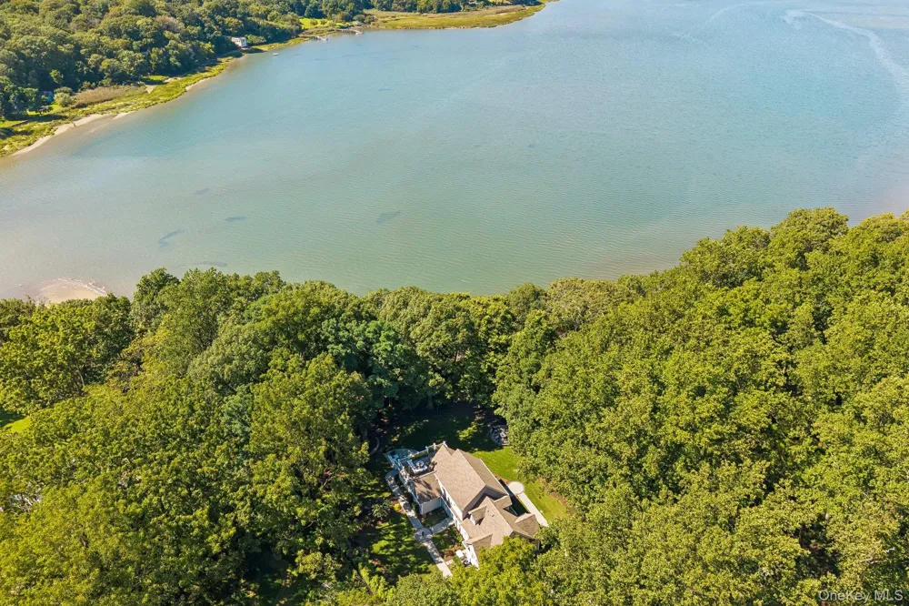 31 Thompson Lane Head Of The Harbor, NY 11780