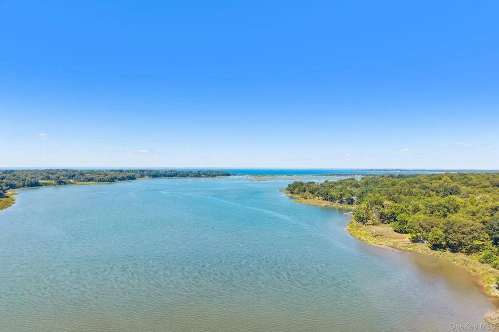 31 Thompson Lane Head Of The Harbor, NY 11780