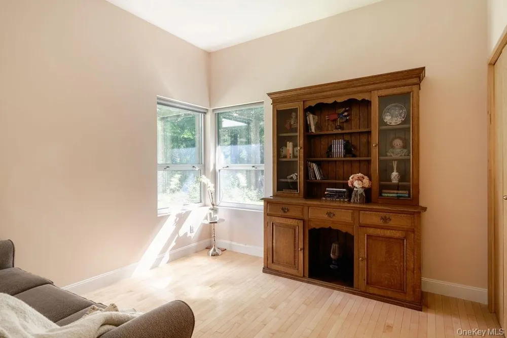 8 Sarah Court Rhinebeck, NY 12572