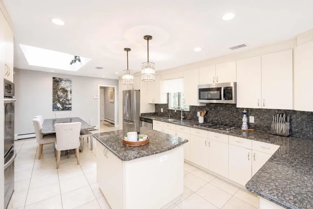 88 Dix Highway Dix Hills, NY 11746