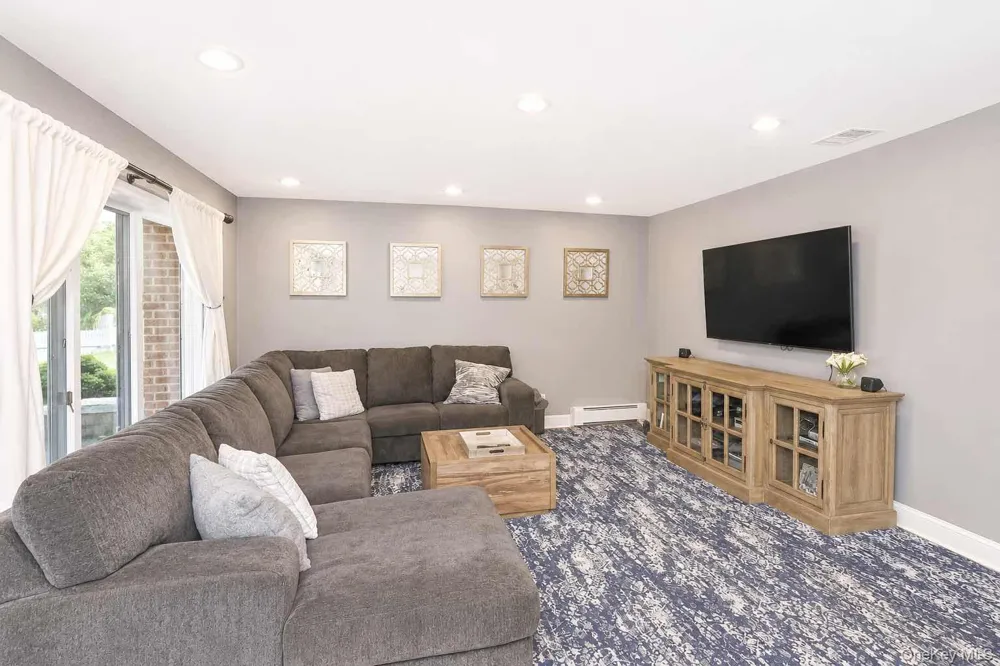 88 Dix Highway Dix Hills, NY 11746