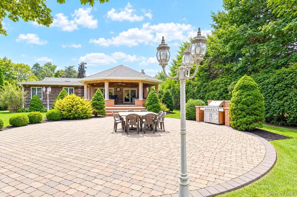 88 Dix Highway Dix Hills, NY 11746