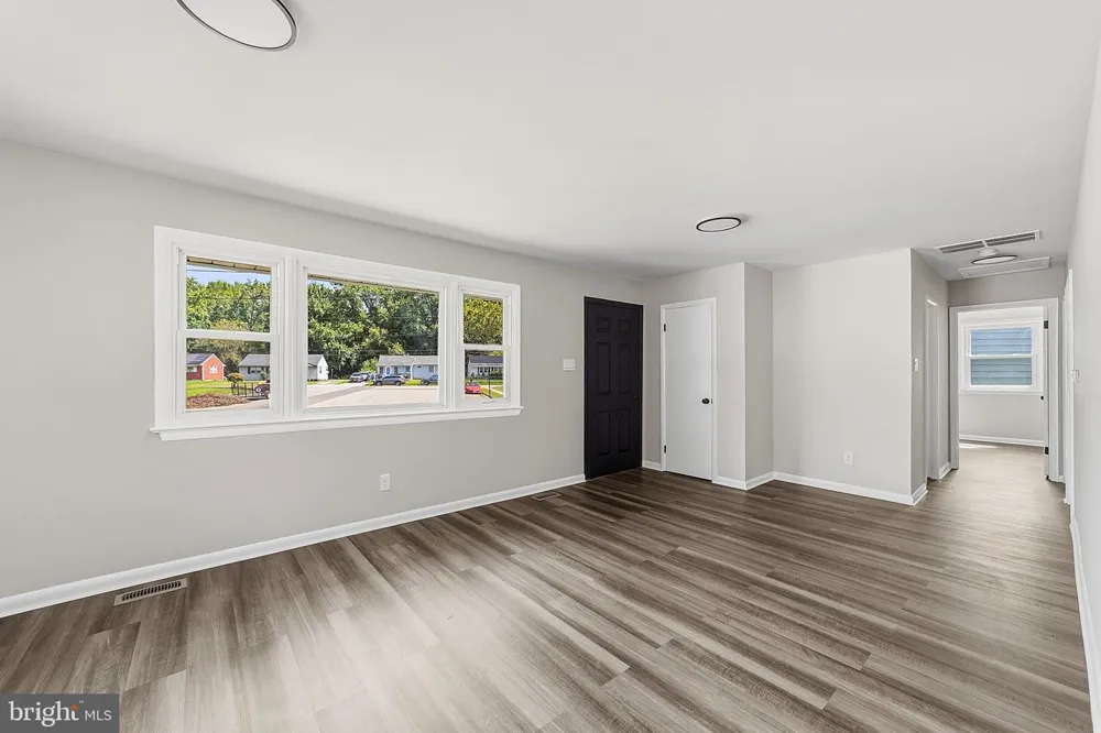 20 DONNA DRIVE Pedricktown, NJ 08067