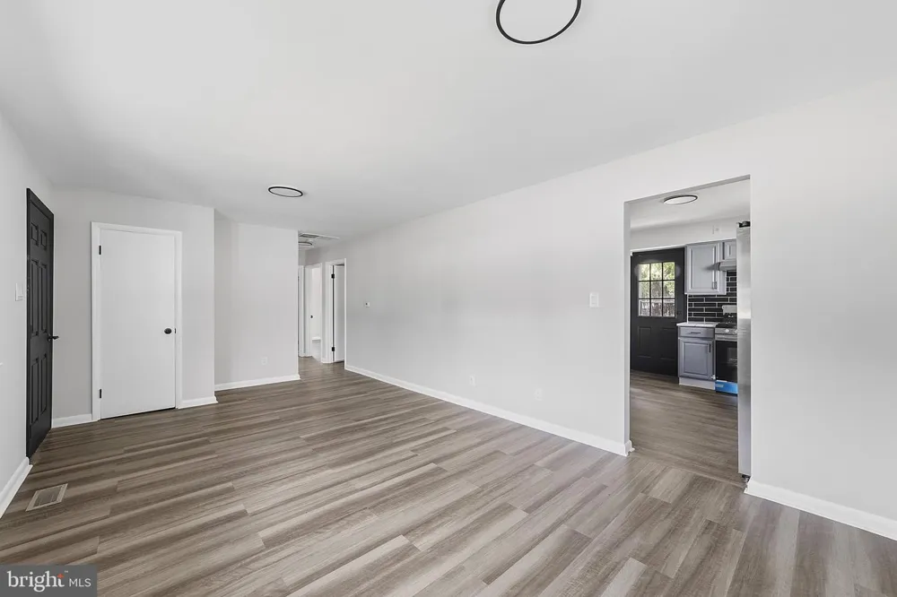 20 DONNA DRIVE Pedricktown, NJ 08067