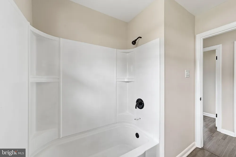 20 DONNA DRIVE Pedricktown, NJ 08067