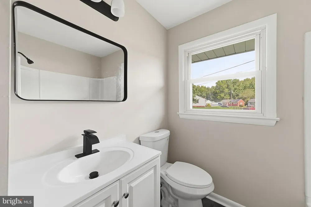 20 DONNA DRIVE Pedricktown, NJ 08067