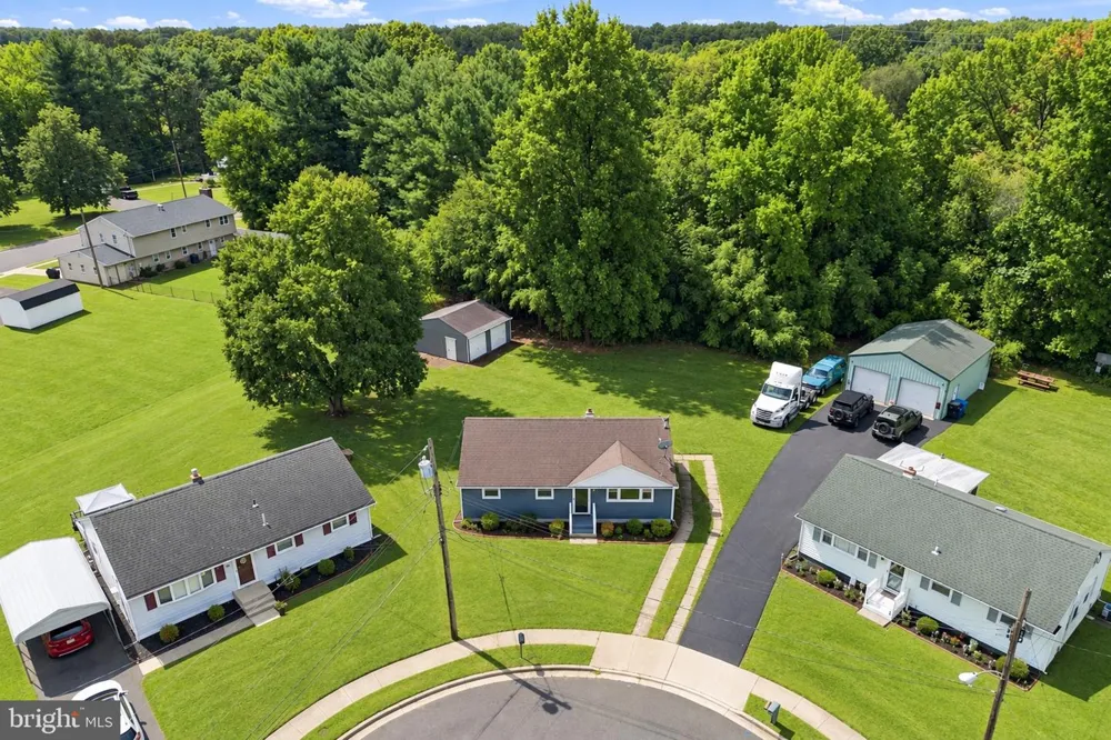 20 DONNA DRIVE Pedricktown, NJ 08067