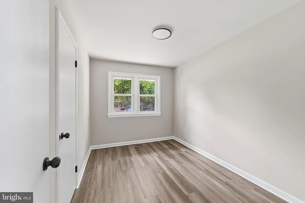20 DONNA DRIVE Pedricktown, NJ 08067