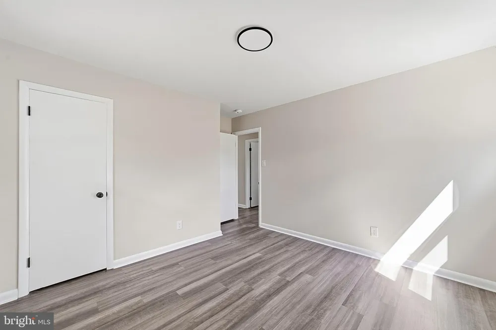 20 DONNA DRIVE Pedricktown, NJ 08067