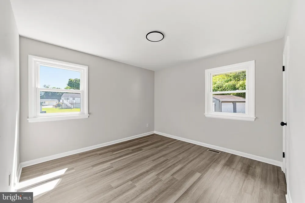 20 DONNA DRIVE Pedricktown, NJ 08067