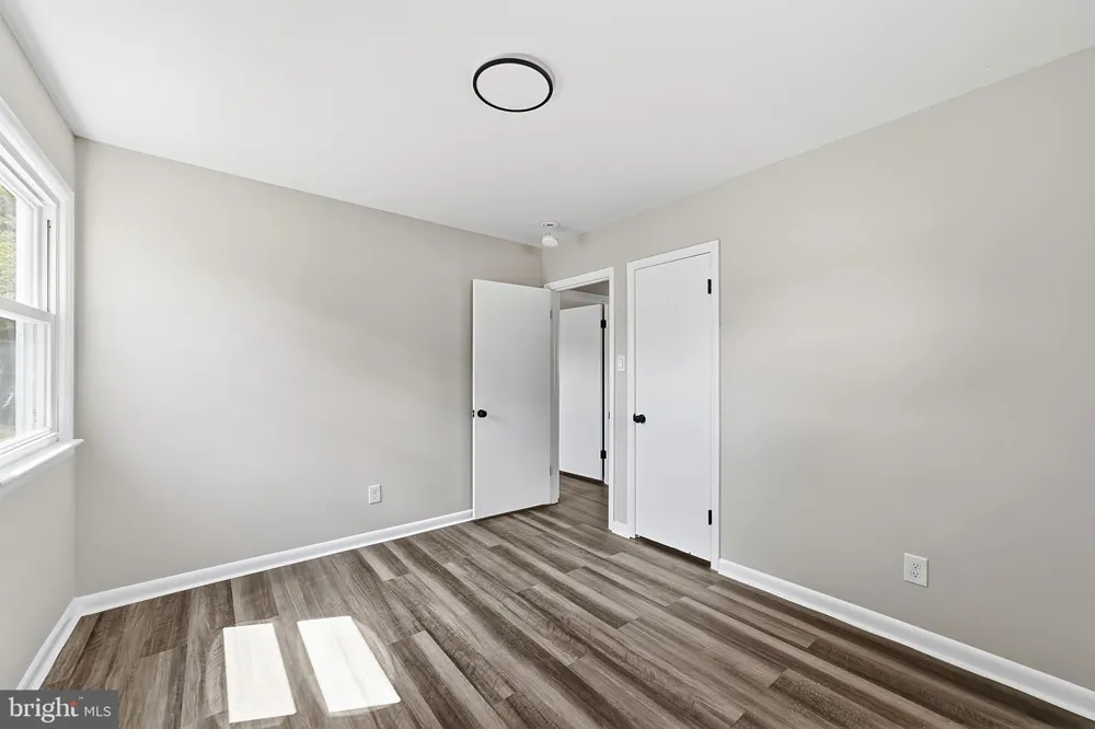 20 DONNA DRIVE Pedricktown, NJ 08067