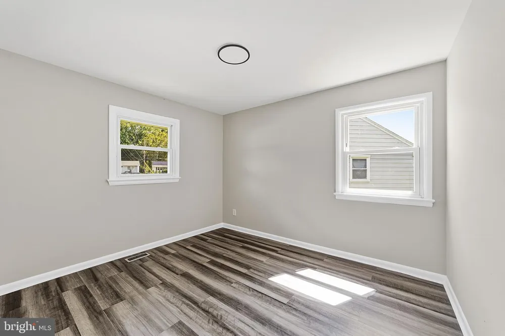 20 DONNA DRIVE Pedricktown, NJ 08067