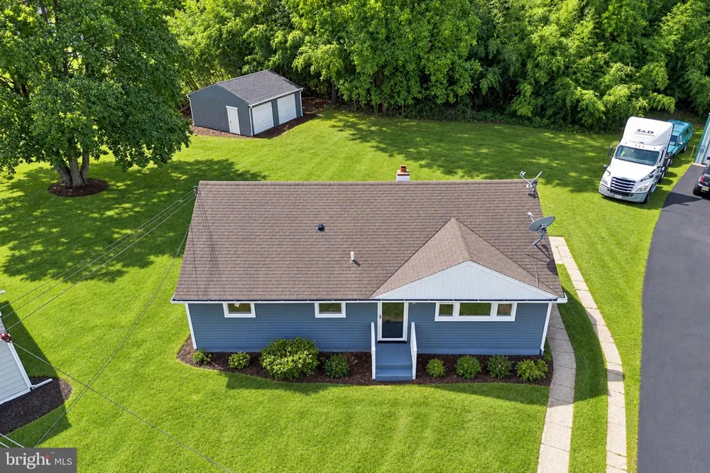 20 DONNA DRIVE Pedricktown, NJ 08067